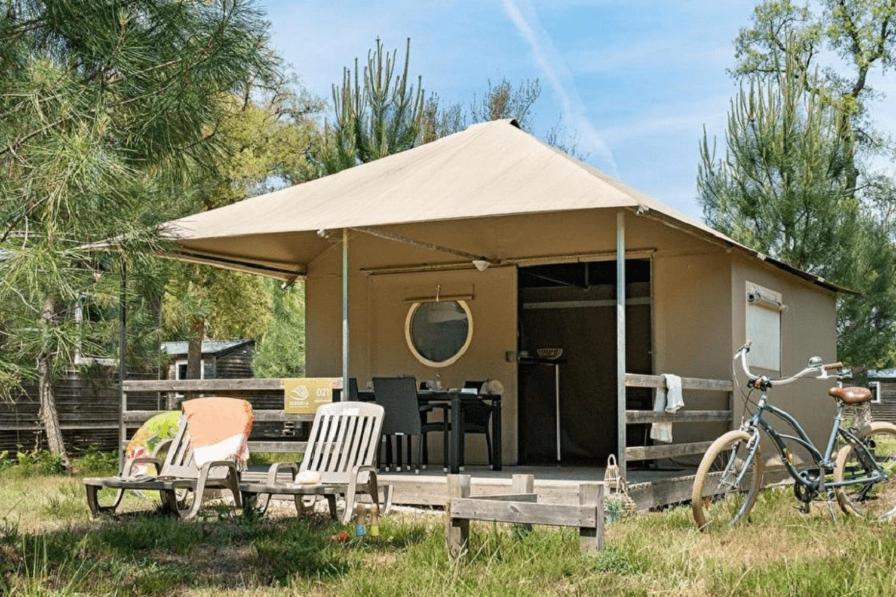 Hebergements Camping "Les Pieds Dans L'Eau" Крозон Екстер'єр фото