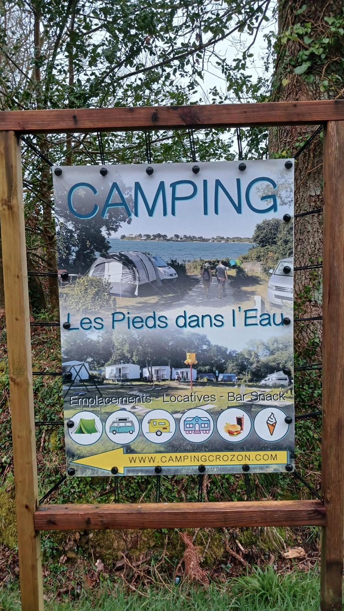 Hebergements Camping "Les Pieds Dans L'Eau" Крозон Екстер'єр фото